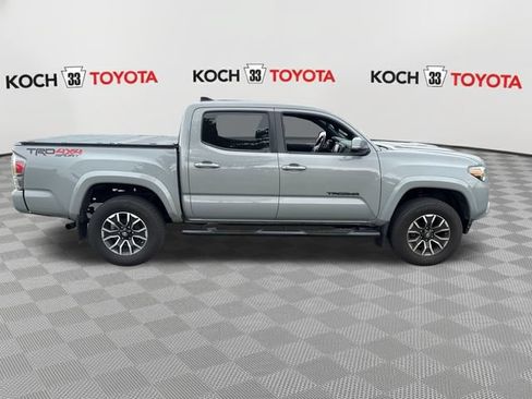 Used 2020 Toyota Tacoma TRD Sport AWD/4WD image 9