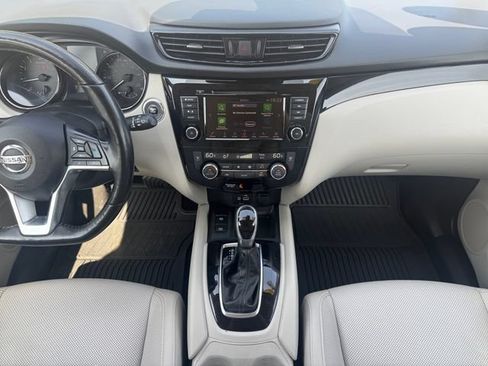 Used 2022 Nissan Rogue Sport SL w/ Premium Package AWD/4WD image 12