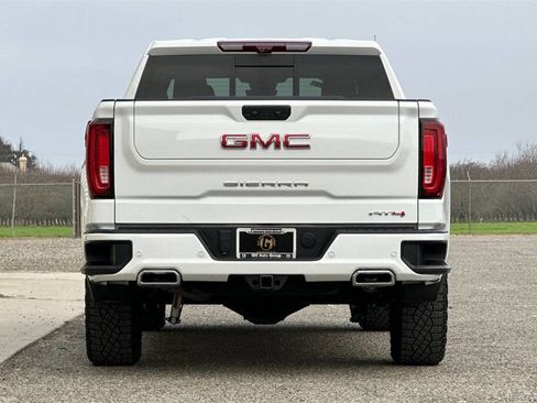 Used 2024 GMC Sierra 1500 AT4 w/ Technology Package image 5