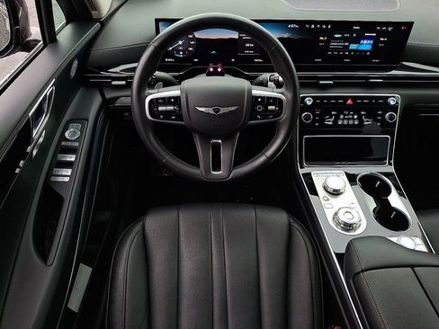 Used 2025 Genesis GV80 2.5T Standard image 11