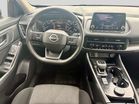 Used 2025 Nissan Rogue SV AWD/4WD image 12
