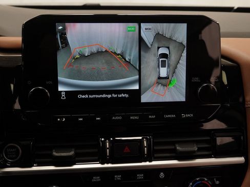 Used 2024 Nissan Pathfinder Platinum w/ Cargo Package image 38