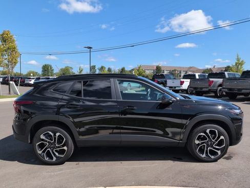Used 2025 Chevrolet Trax RS w/ Driver Confidence Package FWD image 6