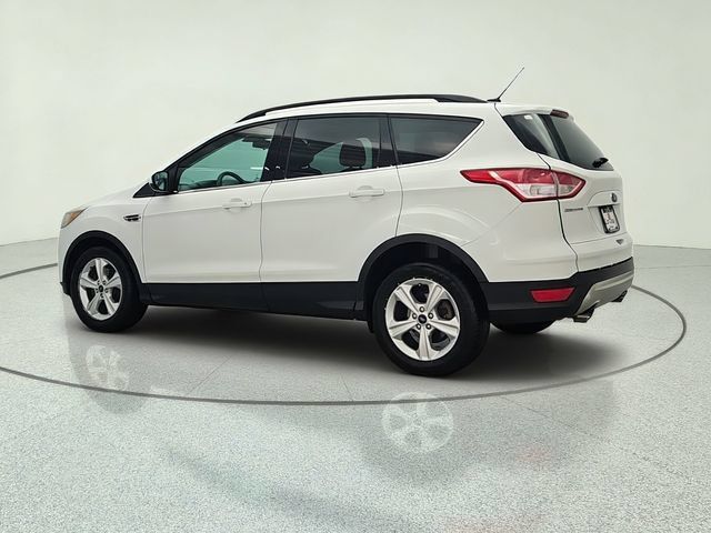 Used 2016 Ford Escape SE w/ Equipment Group 201A FWD image 4