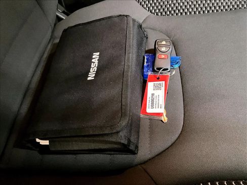 Used 2018 Nissan Frontier PRO-4X image 30