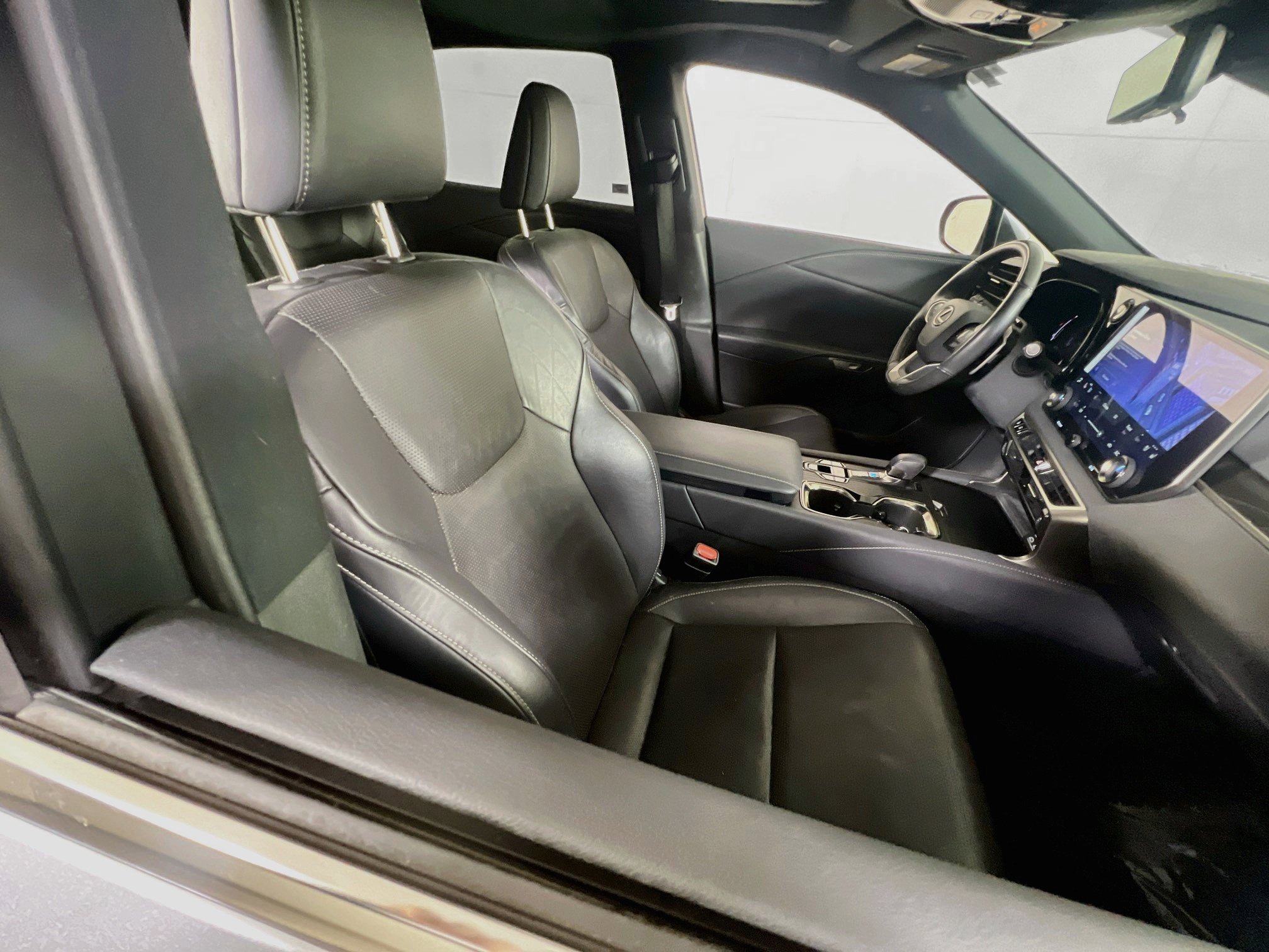 Used 2023 Lexus RX 350 Premium Plus w/ Accessory Package AWD/4WD image 28