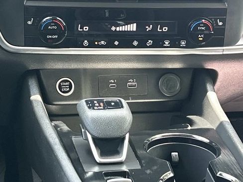 Used 2023 Nissan Rogue SV w/ SV Premium B Package AWD/4WD image 27