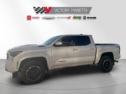 Used 2024 Toyota Tacoma TRD Sport w/ TRD Sport Upgrade Package image 1
