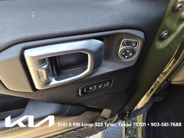 Used 2021 Jeep Wrangler Unlimited Sahara AWD/4WD image 19