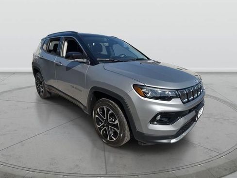 Used 2022 Jeep Compass Limited image 1
