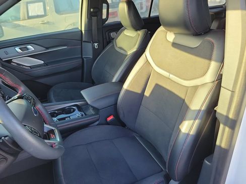 Used 2025 Ford Explorer ST AWD/4WD image 20