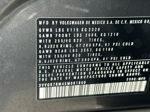 Used 2025 Volkswagen Tiguan SE R-Line AWD/4WD image 32