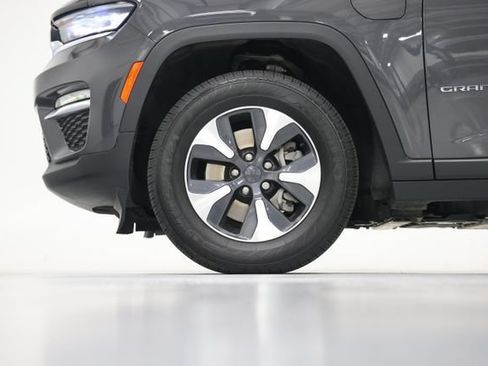 Used 2023 Jeep Grand Cherokee 4WD 4xe image 12