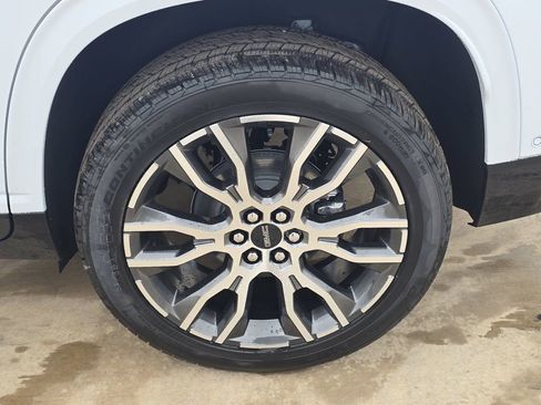 New 2026 GMC Acadia Denali Ultimate w/ LPO, Floor Liner Package image 34