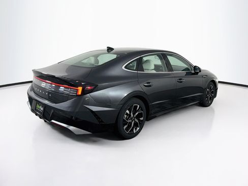 Used 2025 Hyundai Sonata SEL FWD image 9