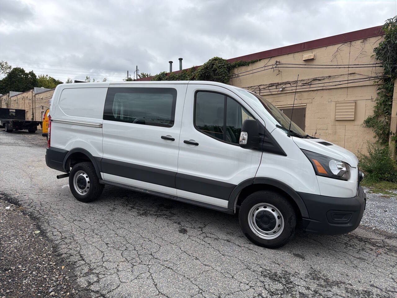 Used 2022 Ford Transit 250 Low Roof RWD image 26