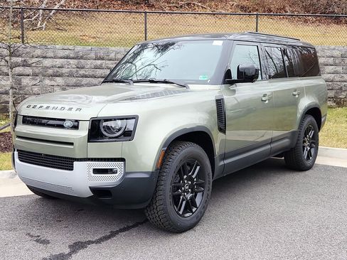 Used 2025 Land Rover Defender 130 S image 1