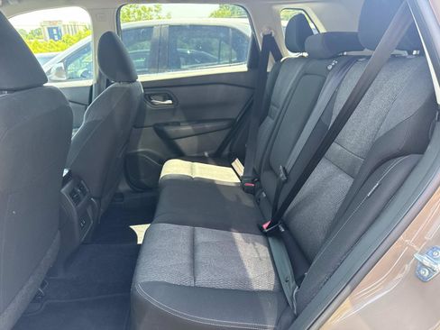 Used 2025 Nissan Rogue SV AWD/4WD image 5