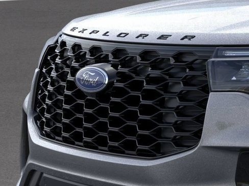 New 2026 Ford Explorer ST-Line w/ ST-Line Street Pack AWD/4WD image 32