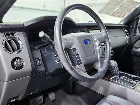Used 2017 Ford Expedition Platinum RWD image 10
