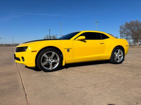 Used 2011 Chevrolet Camaro LT w/ RS Package image 2