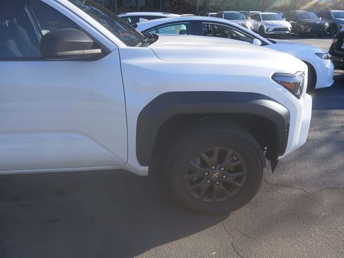 Used 2025 Toyota 4Runner SR5 image 9
