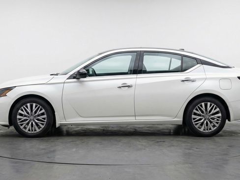 Used 2025 Nissan Altima 2.5 SV image 5