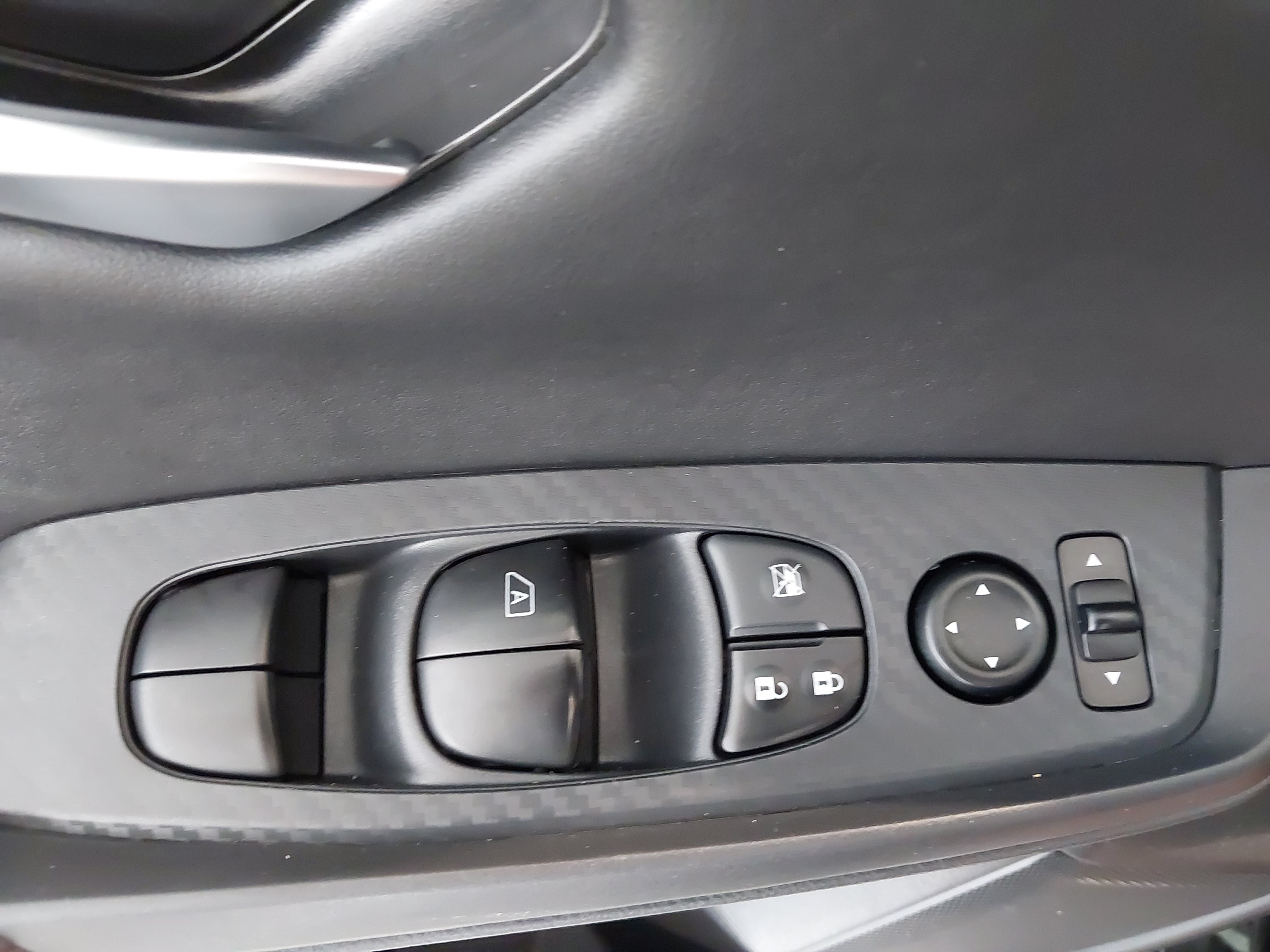 Used 2025 Nissan Sentra SV FWD image 26