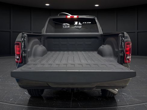 Used 2025 RAM 2500 Big Horn AWD/4WD image 25