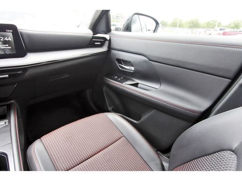 Certified 2025 Nissan Kicks SR image 13