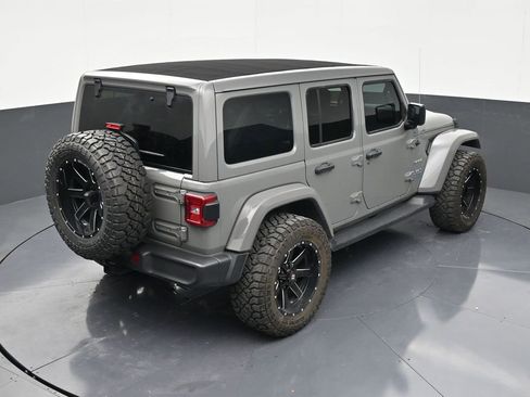 Used 2022 Jeep Wrangler Unlimited Sahara AWD/4WD image 16