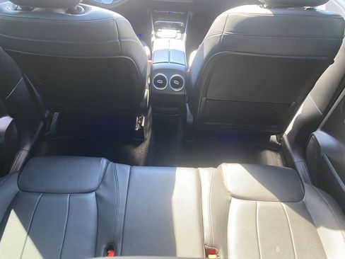 Used 2021 Mercedes-Benz GLB 250 w/ Premium Package image 20