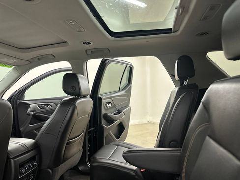 Used 2021 Chevrolet Traverse Premier w/ Redline Edition AWD/4WD image 32