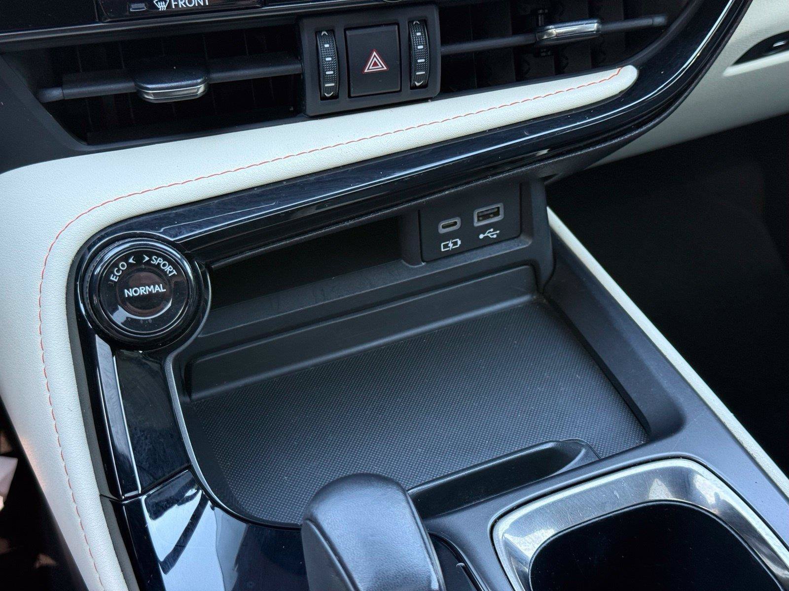 Used 2024 Lexus NX 250 FWD w/ Towing Package (2000 Lbs) image 44