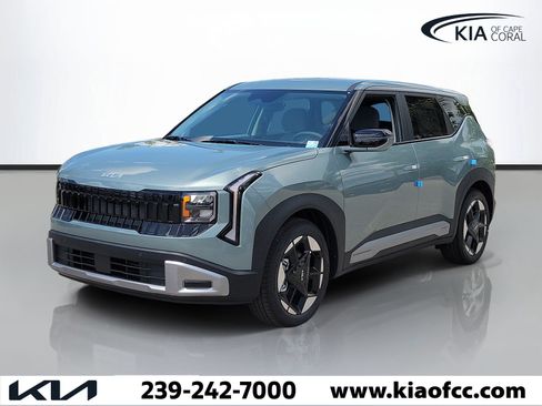 New 2027 Kia Seltos S FWD image 3
