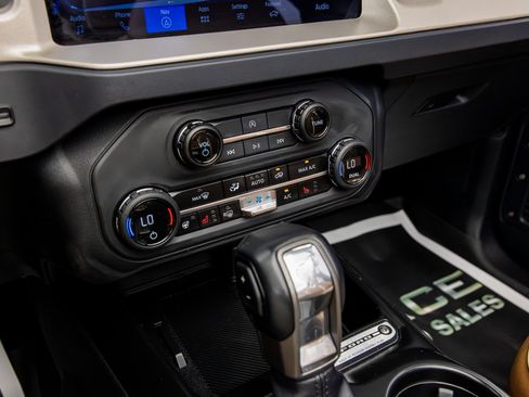 Used 2025 Ford Bronco Outer Banks AWD/4WD image 50