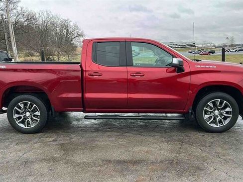Used 2023 Chevrolet Silverado 1500 LT image 2