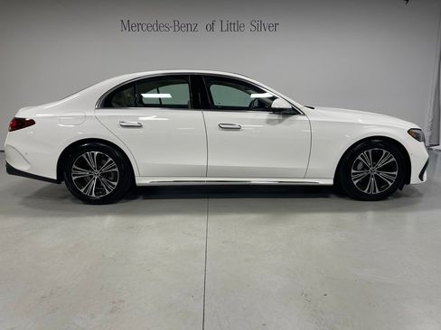 Used 2025 Mercedes-Benz E 350 4MATIC Sedan image 6