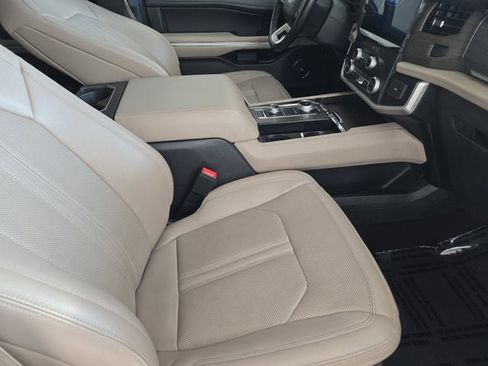 Used 2024 Ford Expedition Max Limited image 4