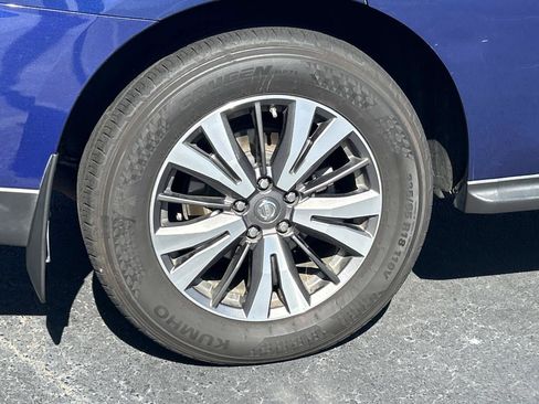 Used 2017 Nissan Pathfinder SL w/ SL Tech Package AWD/4WD image 7