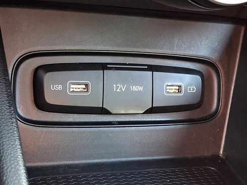 Used 2022 Hyundai Venue Limited w/ Cargo Package FWD image 23