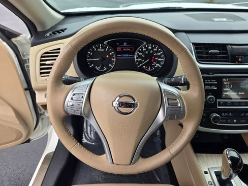 Used 2017 Nissan Altima 2.5 SL w/ Moonroof Package image 34