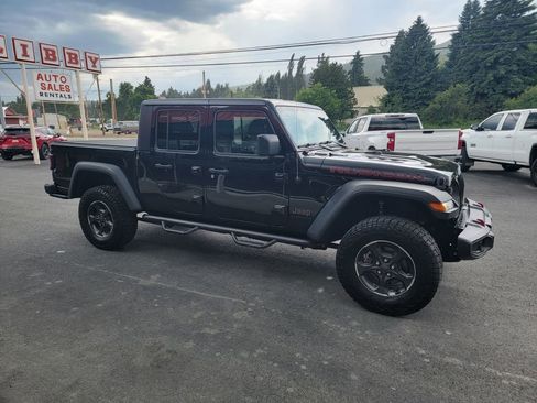 Used 2021 Jeep Gladiator Rubicon w/ Cold Weather Group image 3