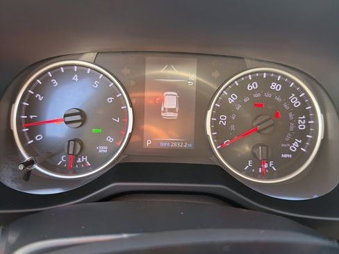 Used 2020 Toyota RAV4 XLE Premium image 8