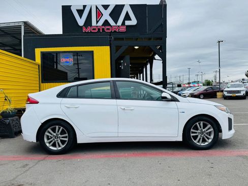 Used 2019 Hyundai Ioniq Blue image 4