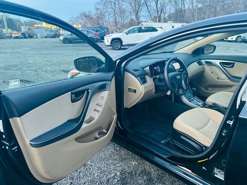 Used 2013 Hyundai Elantra GLS w/ Preferred Pkg image 15