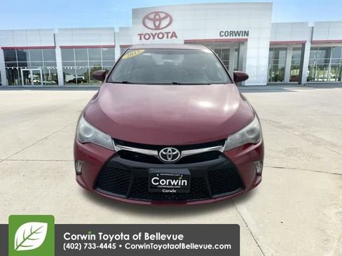 Used 2015 Toyota Camry SE w/ Moonroof Package image 8