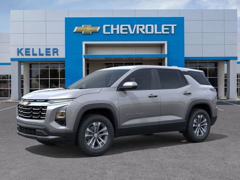 Used 2026 Chevrolet Equinox LT w/ Safety and Technology Package FWD image 2