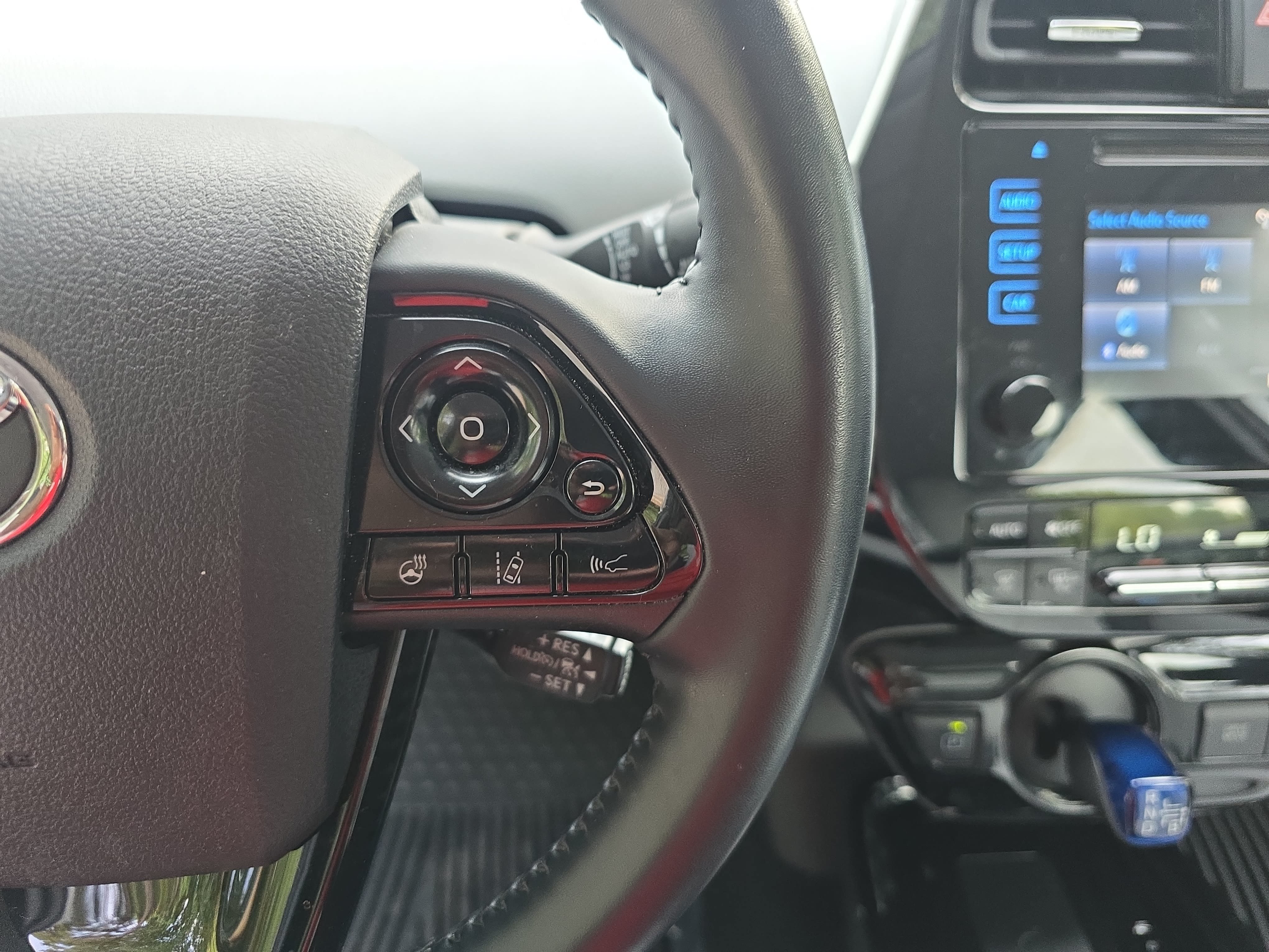 Used 2019 Toyota Prius XLE FWD image 17