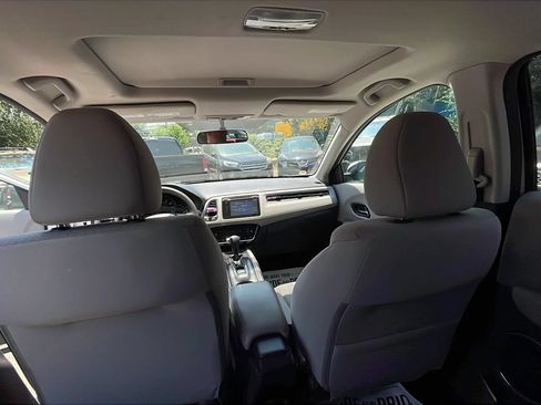 Used 2018 Honda HR-V EX image 10